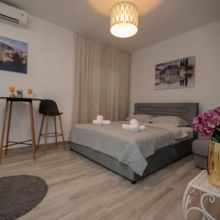 Stoja Near Dubrovnik With Pool Ivanica