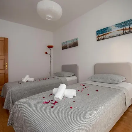 Stoja Near Dubrovnik With Pool *