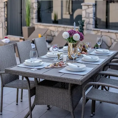 Apartment Stoja Near Dubrovnik With Pool