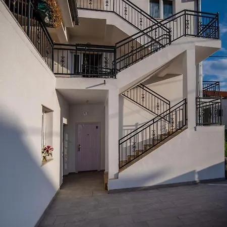 Stoja Near Dubrovnik With Pool *